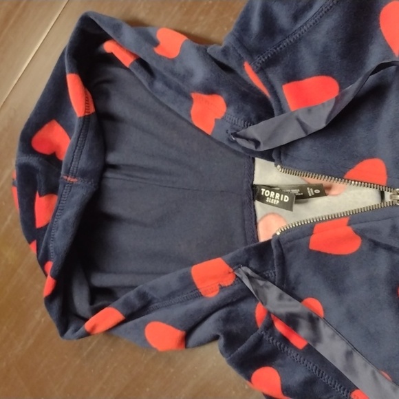 Torrid Red and Blue Hoodie Intimates Sleepwear, Size 0 (12/L) - Picture 11 of 11